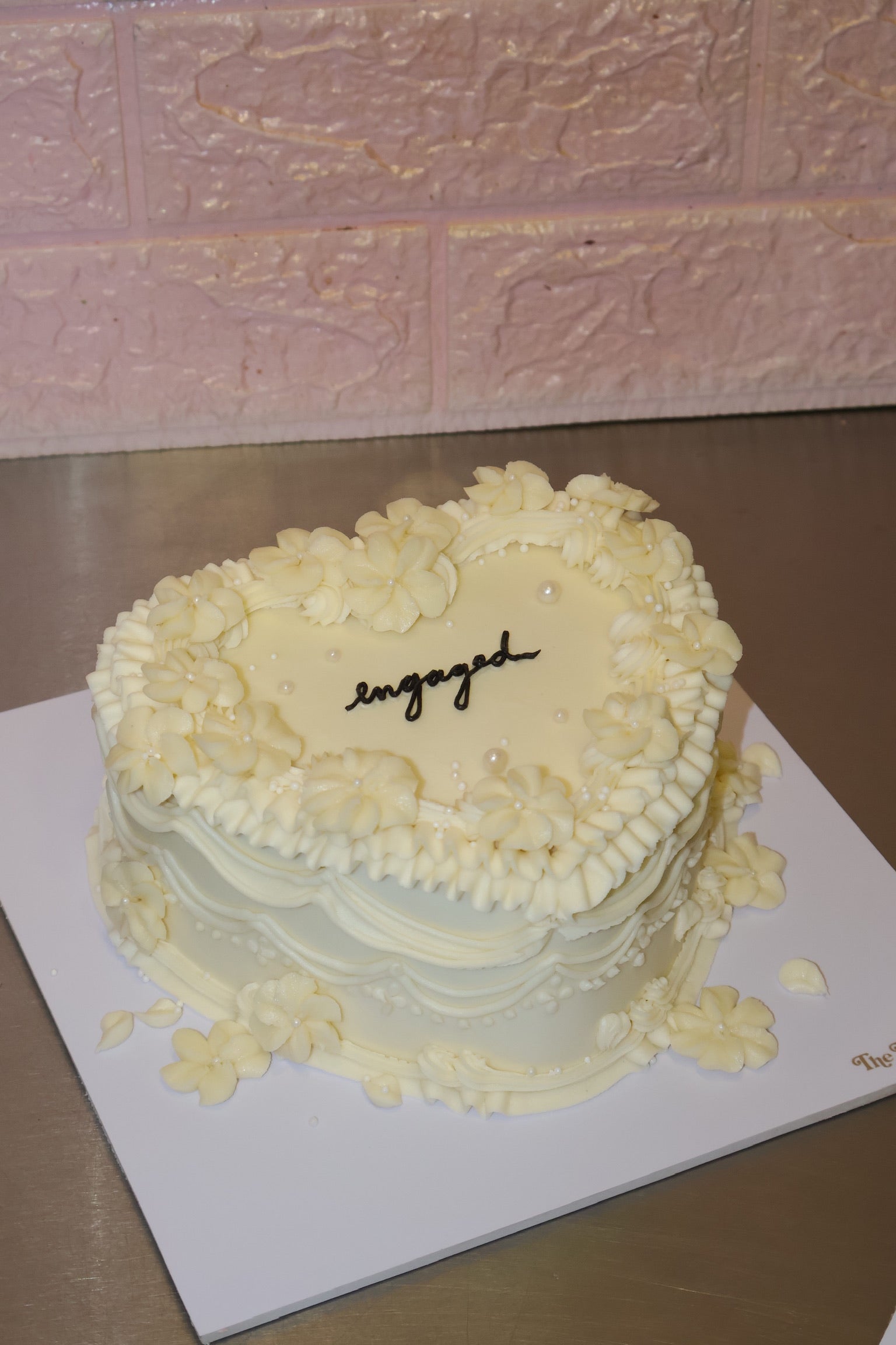 Vintage Floral Monochrome Cake