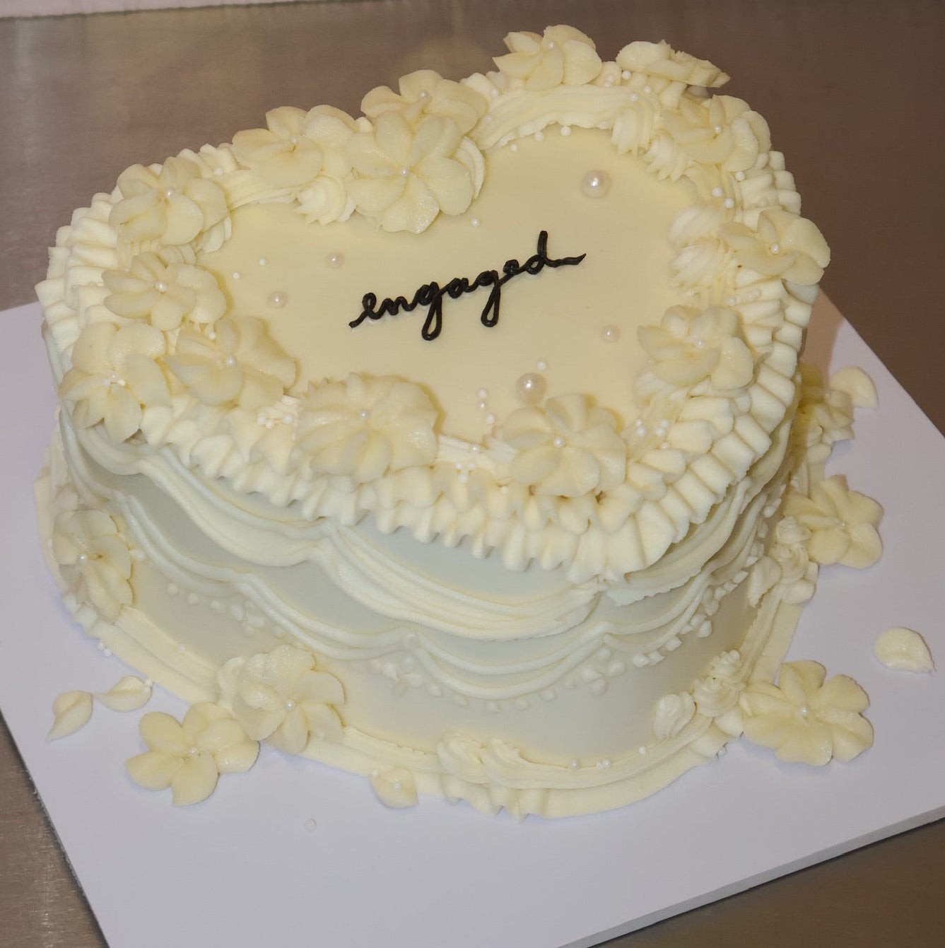 Vintage Floral Monochrome Cake