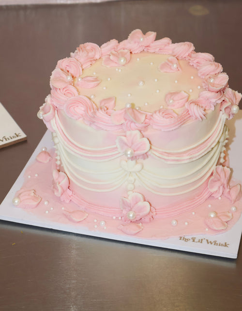 Blushing Blooms Vintage Cake